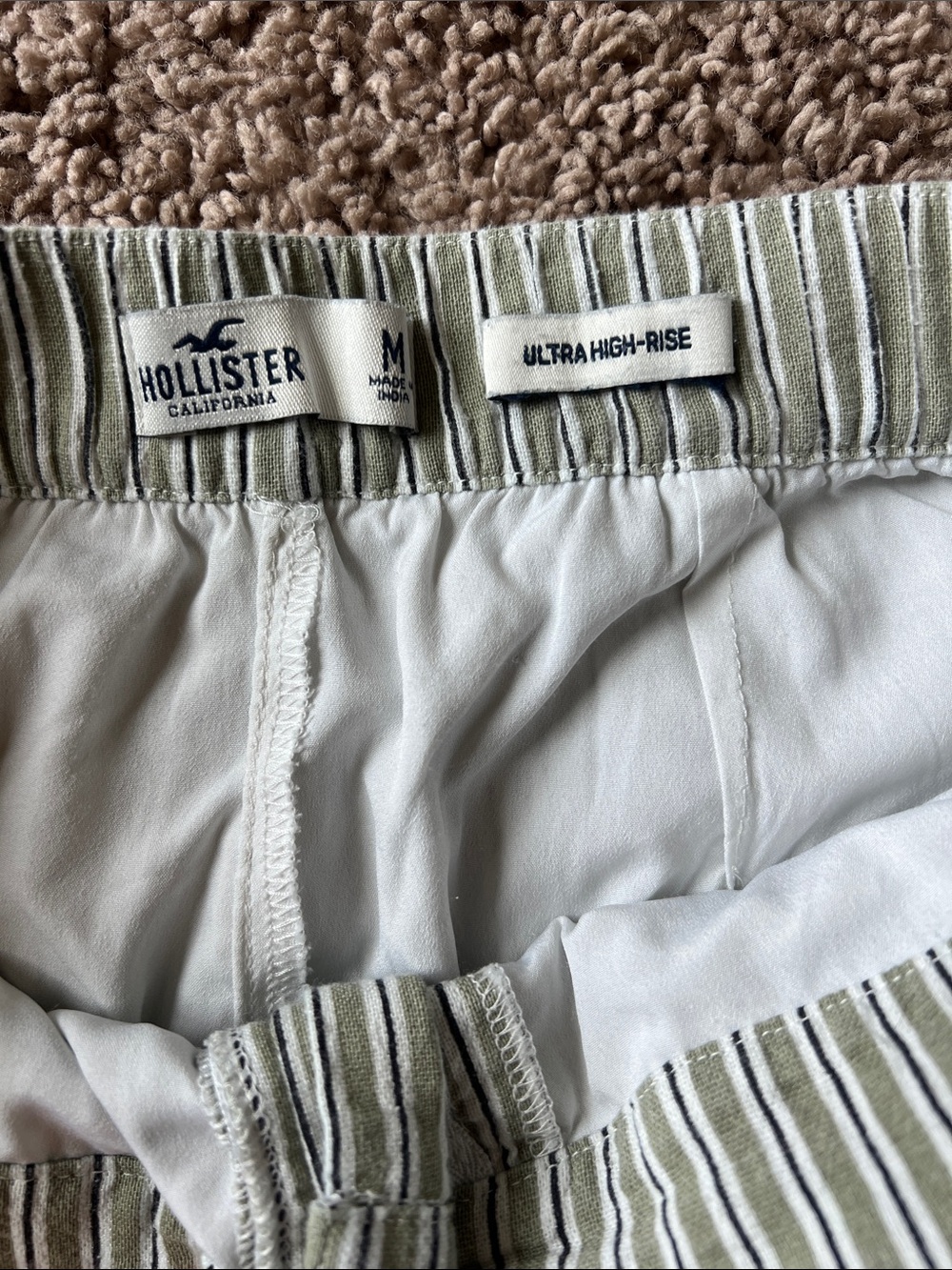 Hollister Wide Leg Ultra High Rise Green/White Cropped Pant M - Picture 2 of 3